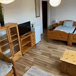 Global Apartmanhaz Bed & Breakfast Vonyarcvashegy