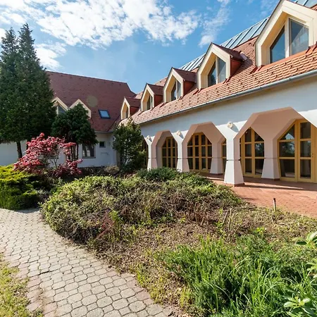 Global Bed and breakfast Vonyarcvashegy