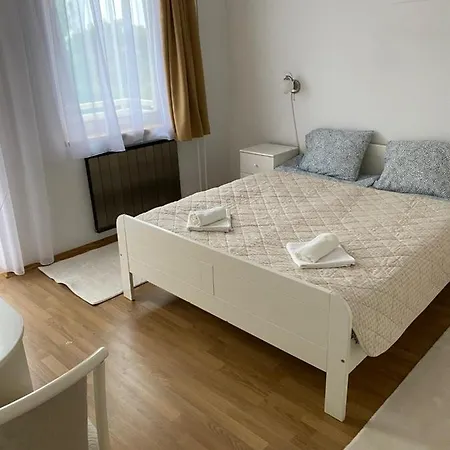 Global Apartmanhaz * Vonyarcvashegy
