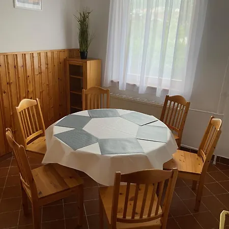 Global Apartmanhaz Bed & Breakfast
