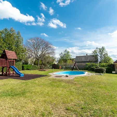 Global Apartmanhaz Vonyarcvashegy